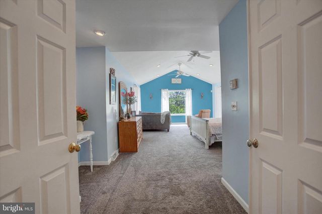 870 REMINGTON DR, Shippensburg, PA 17257