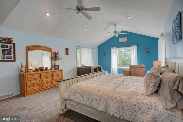 870 REMINGTON DR, Shippensburg, PA 17257
