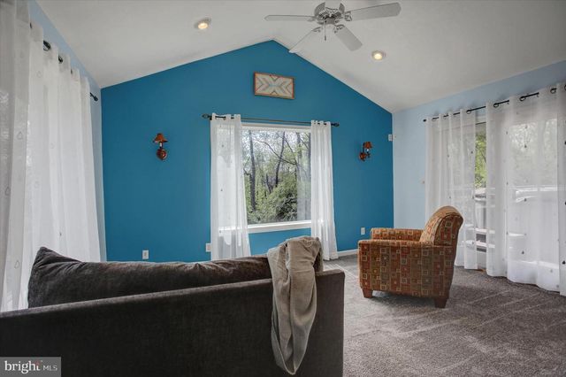 870 REMINGTON DR, Shippensburg, PA 17257
