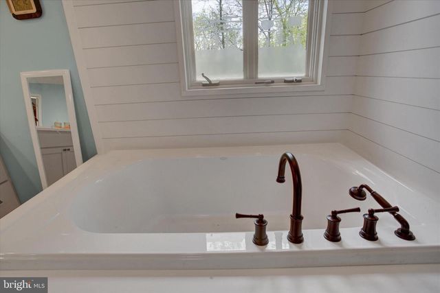 870 REMINGTON DR, Shippensburg, PA 17257