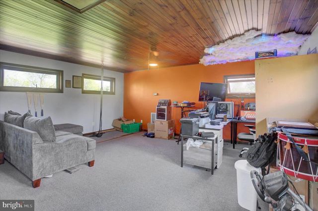 870 REMINGTON DR, Shippensburg, PA 17257