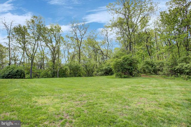 870 REMINGTON DR, Shippensburg, PA 17257