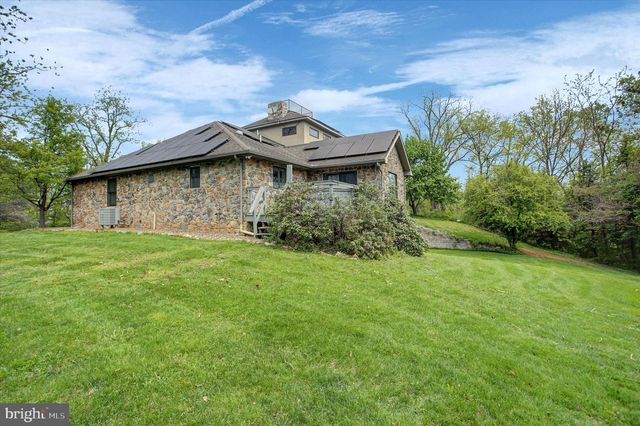 870 REMINGTON DR, Shippensburg, PA 17257