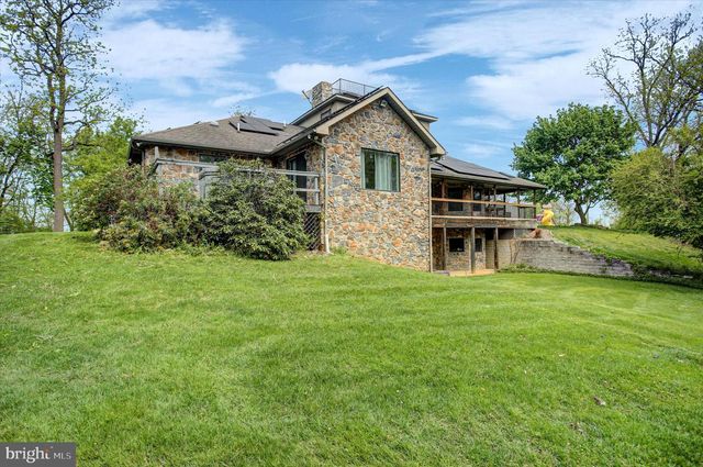 870 REMINGTON DR, Shippensburg, PA 17257