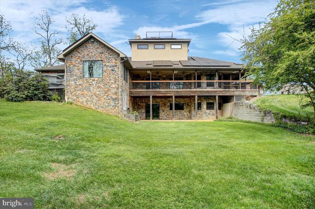 870 REMINGTON DR, Shippensburg, PA 17257