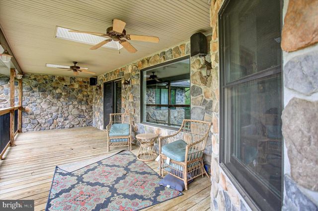 870 REMINGTON DR, Shippensburg, PA 17257