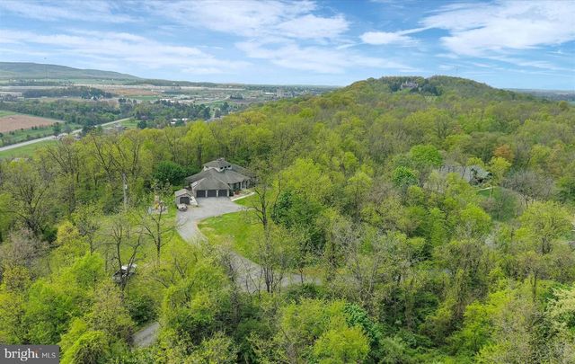 870 REMINGTON DR, Shippensburg, PA 17257
