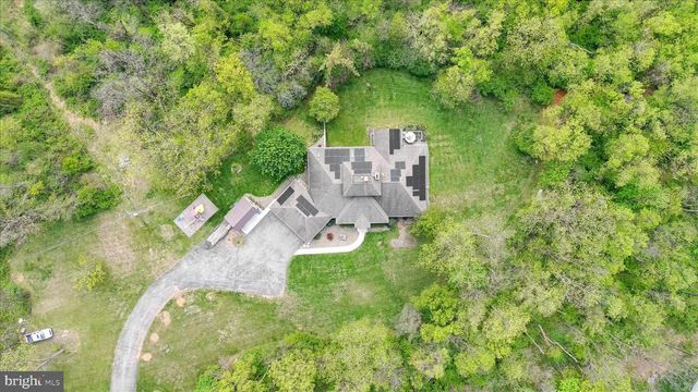 870 REMINGTON DR, Shippensburg, PA 17257