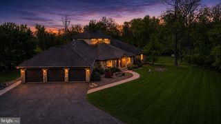 870 REMINGTON DR, Shippensburg, PA 17257