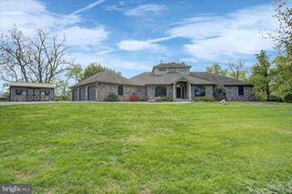 870 REMINGTON DR, Shippensburg, PA 17257