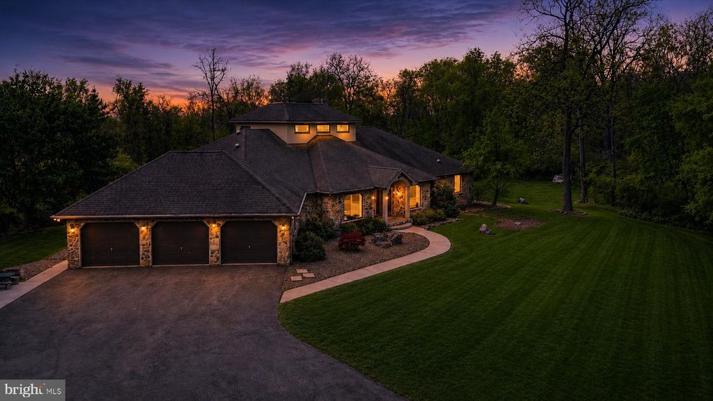 870 REMINGTON DR, Shippensburg, PA 17257