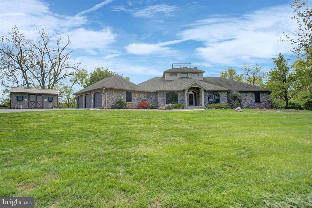 870 REMINGTON DR, Shippensburg, PA 17257