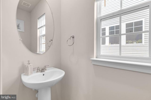 2053 WHITHORN HILL, Jeffersonton, VA 22724