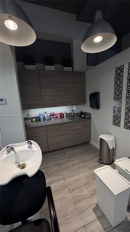 2614 SW 8th St, Miami, FL 33135