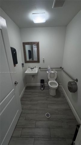 2614 SW 8th St, Miami, FL 33135