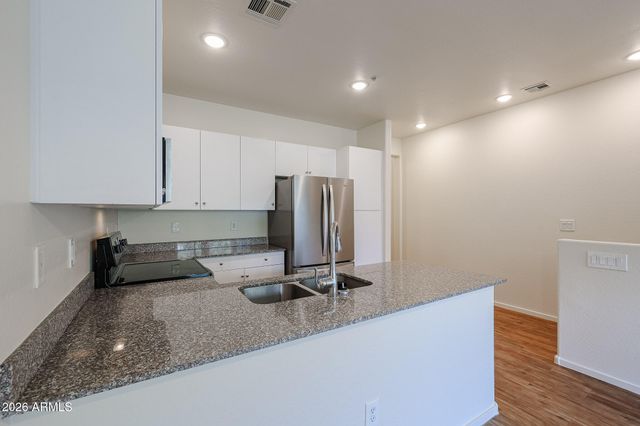 2321 E HIDALGO Avenue, Phoenix, AZ 85040