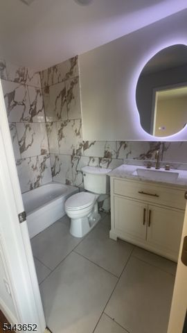 45 New St, East Orange City, NJ 07017
