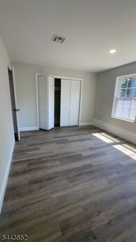 45 New St, East Orange City, NJ 07017