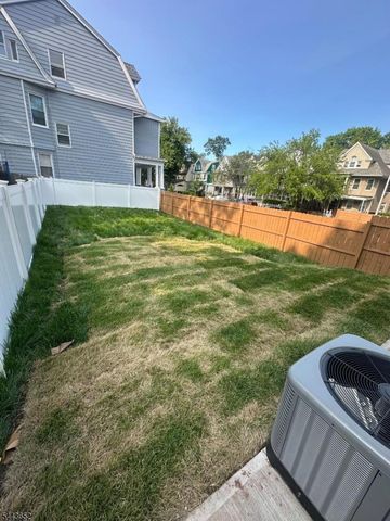45 New St, East Orange City, NJ 07017