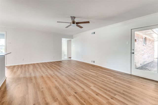 1609 Anderson Street, Irving, TX 75062