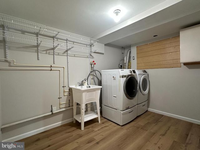 6731 CREST PL, Falls Church, VA 22046