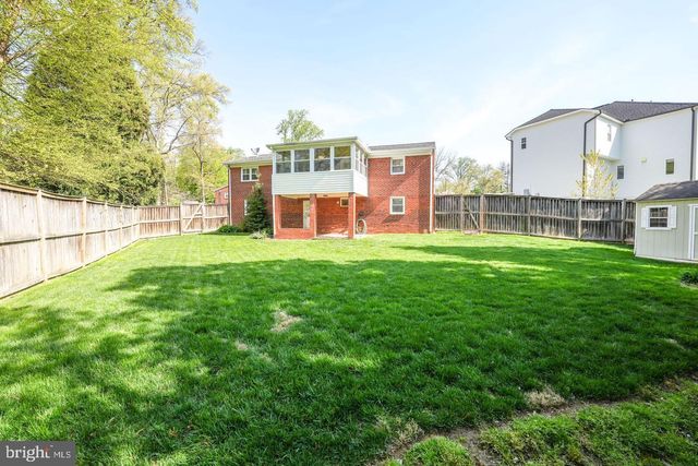 6731 CREST PL, Falls Church, VA 22046