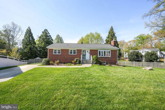 6731 CREST PL, Falls Church, VA 22046