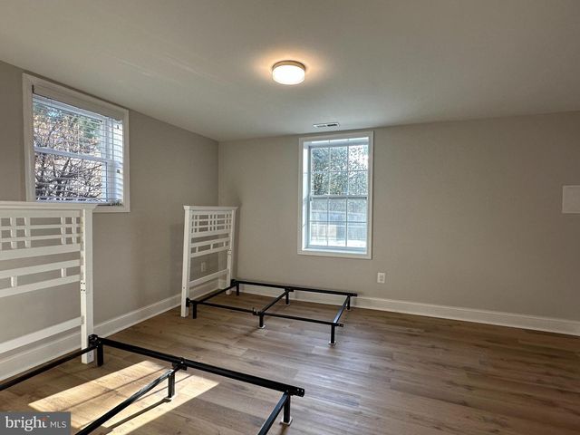 6731 CREST PL, Falls Church, VA 22046