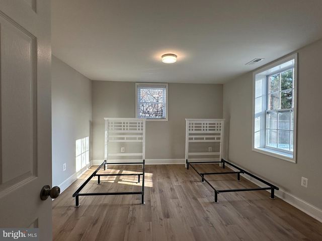 6731 CREST PL, Falls Church, VA 22046