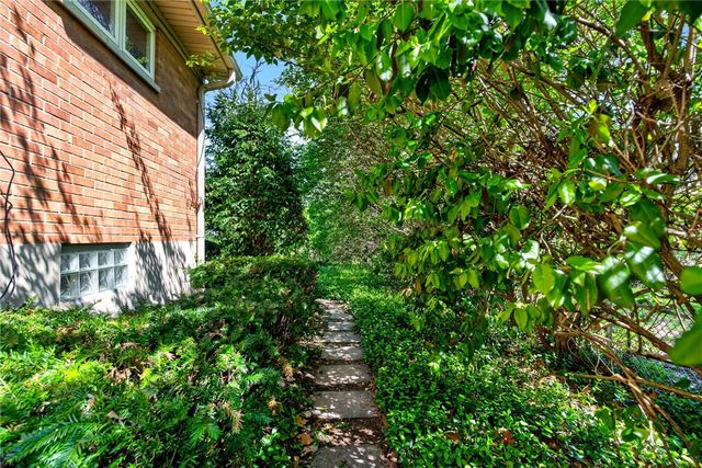 3432 Indian Hill Drive, Kettering, OH 45429