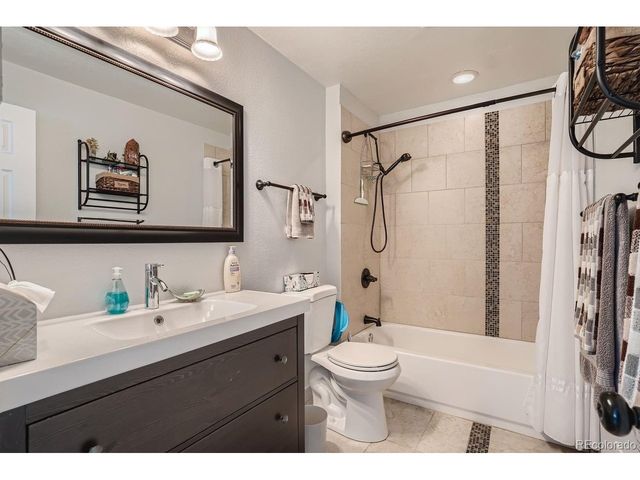 901 S Locust St, Denver, CO 80224