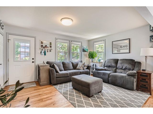 901 S Locust St, Denver, CO 80224