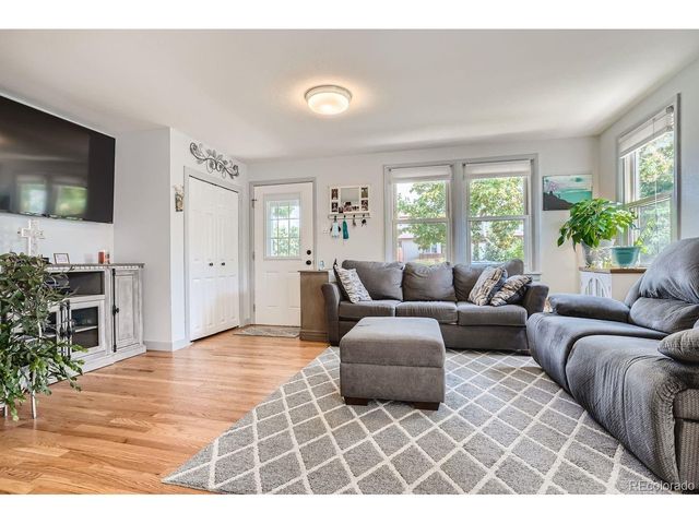 901 S Locust St, Denver, CO 80224