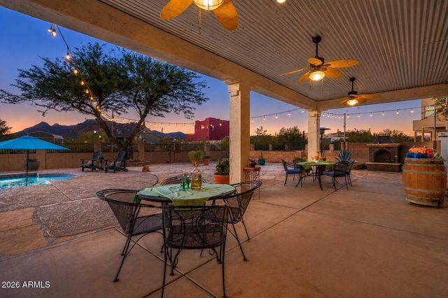224 E WHITELEY Street, Apache Junction, AZ 85119