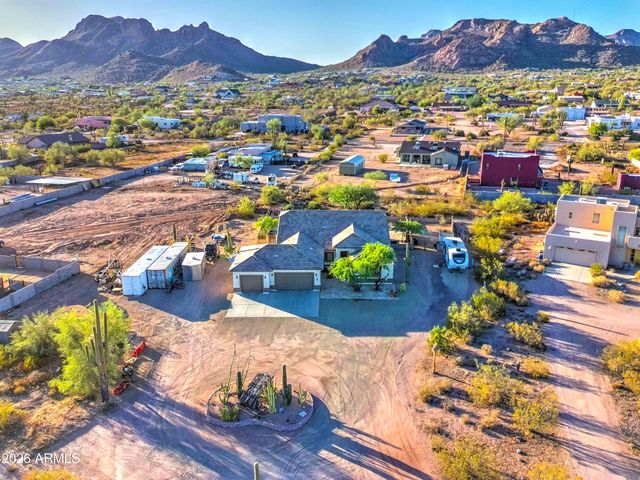 224 E WHITELEY Street, Apache Junction, AZ 85119