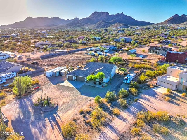 224 E WHITELEY Street, Apache Junction, AZ 85119