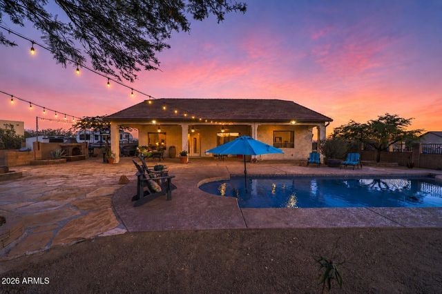 224 E WHITELEY Street, Apache Junction, AZ 85119
