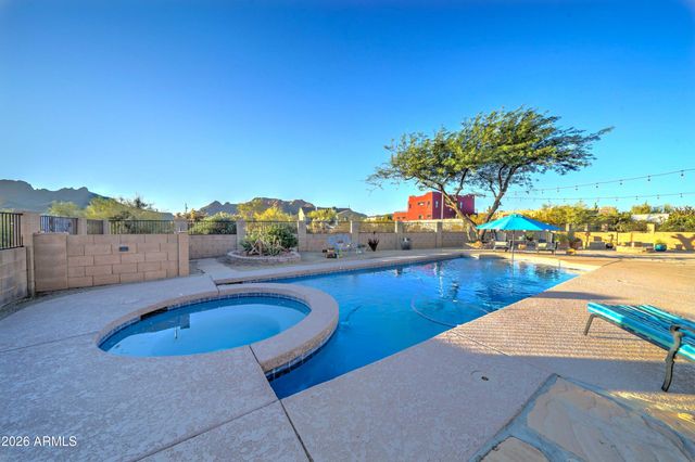 224 E WHITELEY Street, Apache Junction, AZ 85119