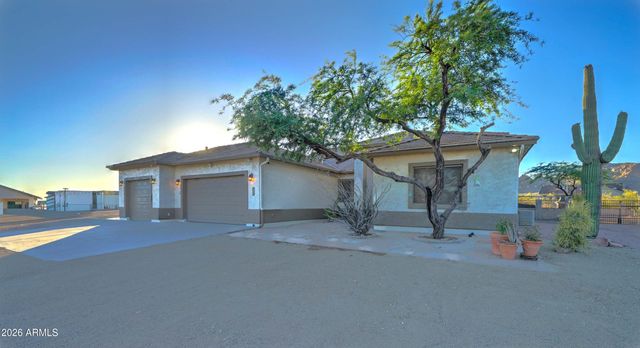 224 E WHITELEY Street, Apache Junction, AZ 85119