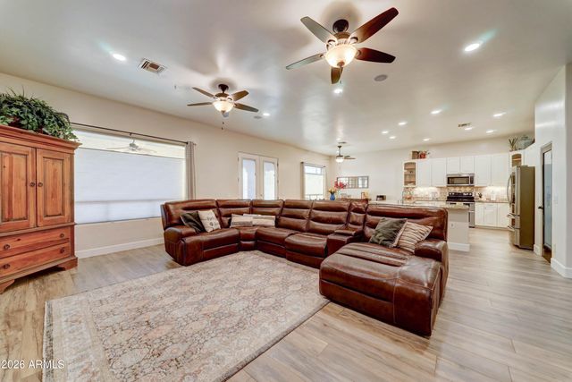 224 E WHITELEY Street, Apache Junction, AZ 85119