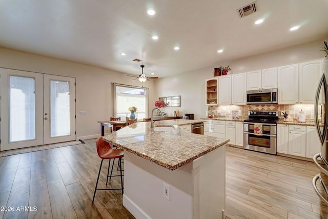 224 E WHITELEY Street, Apache Junction, AZ 85119
