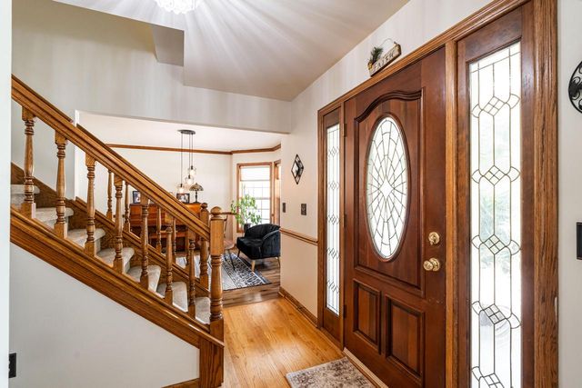 3207 Fox Ridge DRIVE, Waukesha, WI 53189