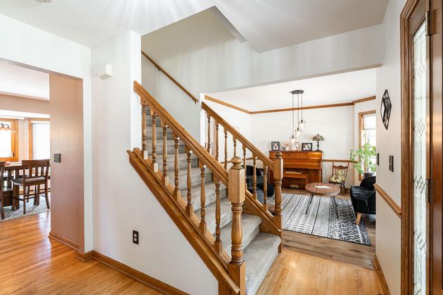 3207 Fox Ridge DRIVE, Waukesha, WI 53189