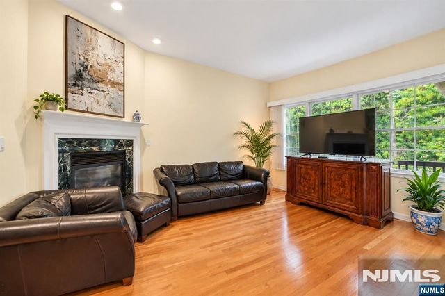 116 Stonegate Trail 116, Cresskill, NJ 07626
