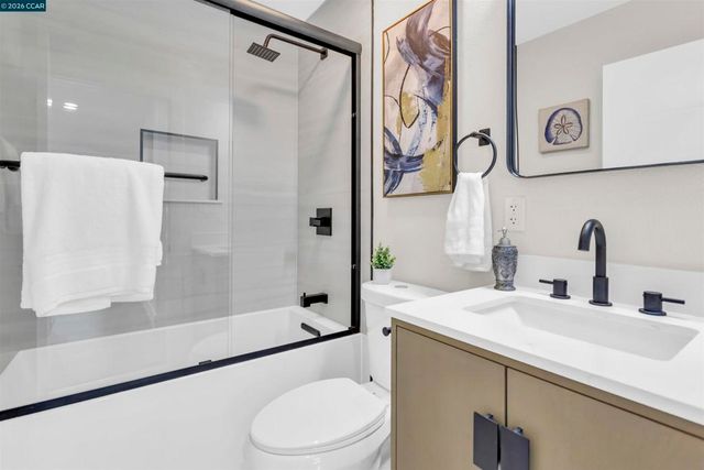 2758 Del Monte Ave, El Cerrito, CA 94530