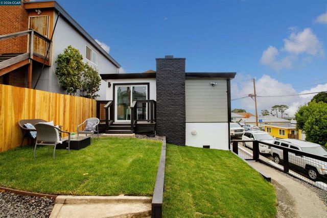 2758 Del Monte Ave, El Cerrito, CA 94530