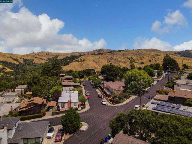2758 Del Monte Ave, El Cerrito, CA 94530