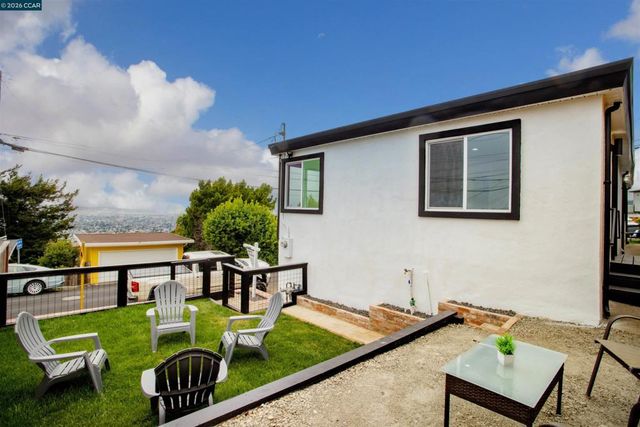 2758 Del Monte Ave, El Cerrito, CA 94530