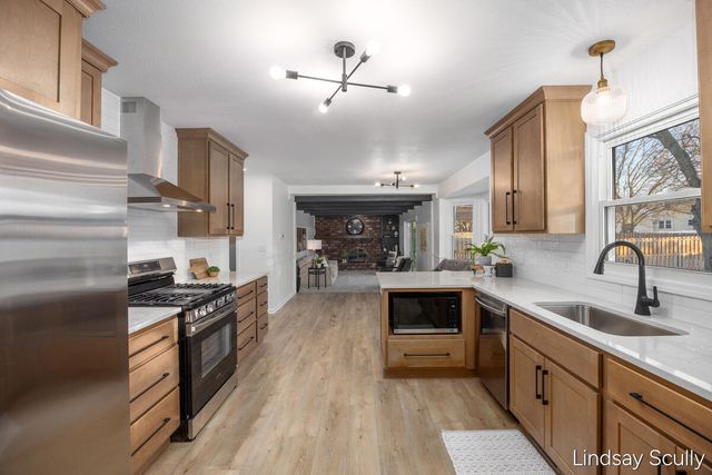 1830 Lockmere Drive, Kentwood, MI 49508