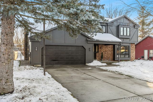 1830 Lockmere Drive, Kentwood, MI 49508